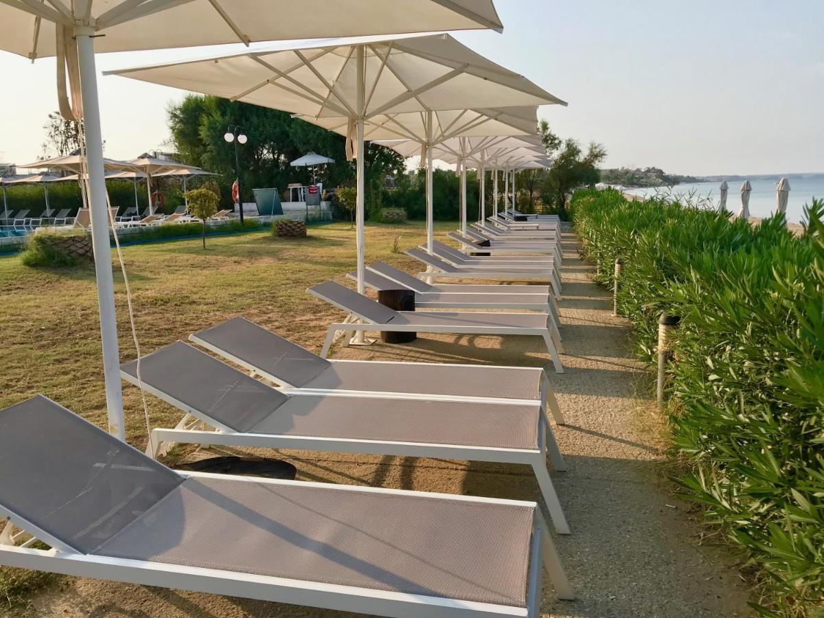 Kassandra Mare Hotel 네아 포티데아 외부 사진