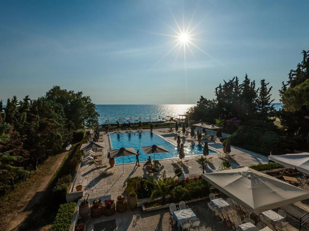 Kassandra Mare Hotel 네아 포티데아 외부 사진