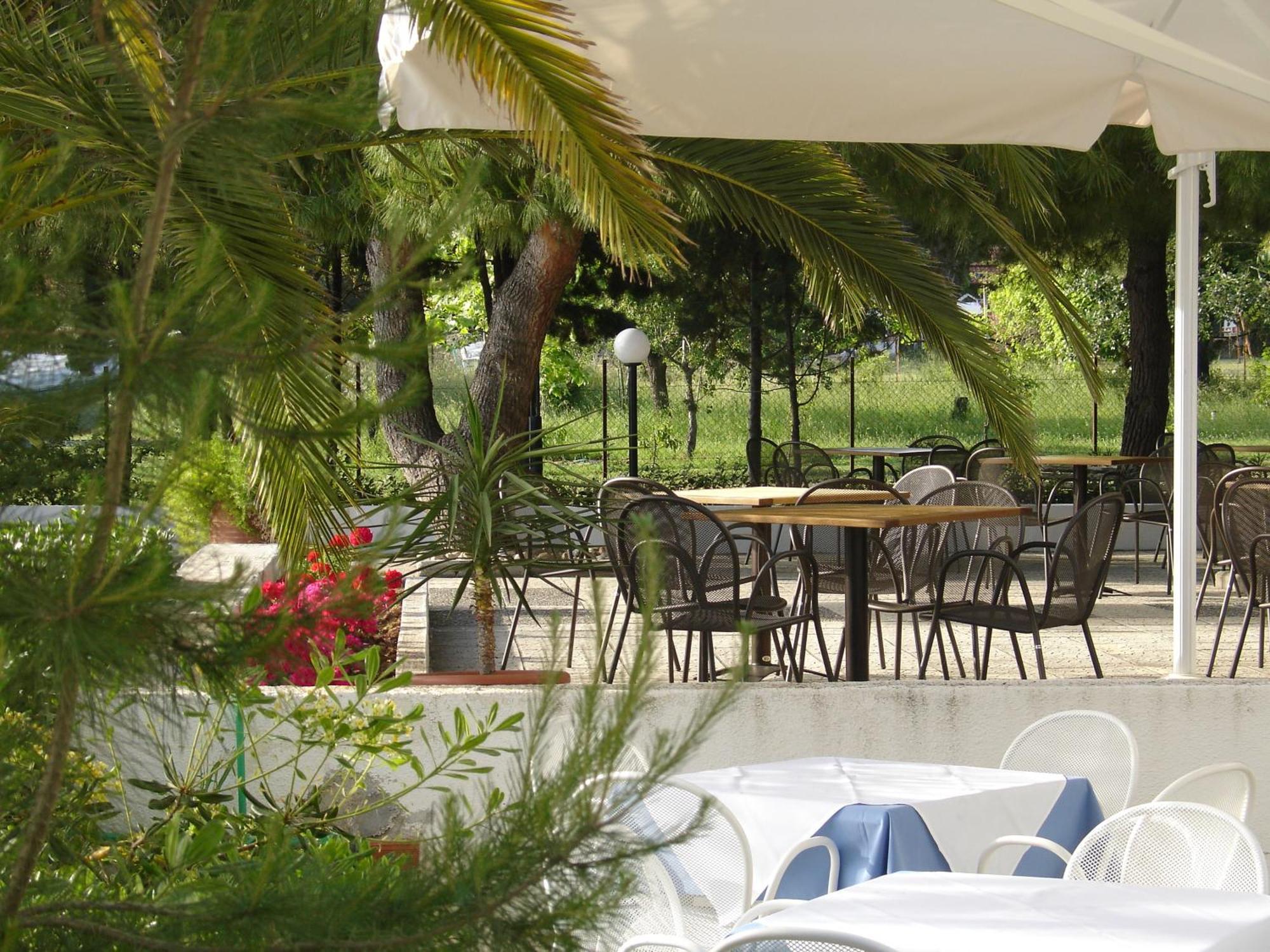 Kassandra Mare Hotel 네아 포티데아 외부 사진
