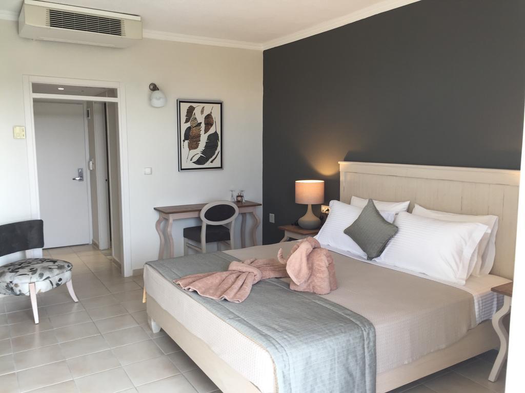 Kassandra Mare Hotel 네아 포티데아 외부 사진