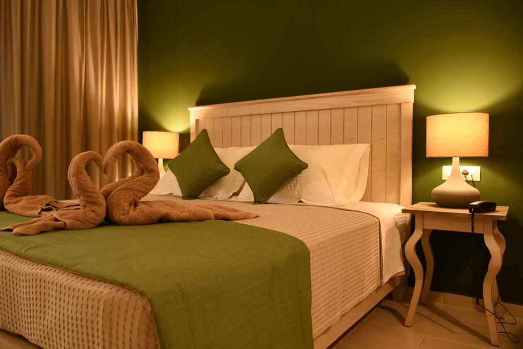 Kassandra Mare Hotel 네아 포티데아 외부 사진