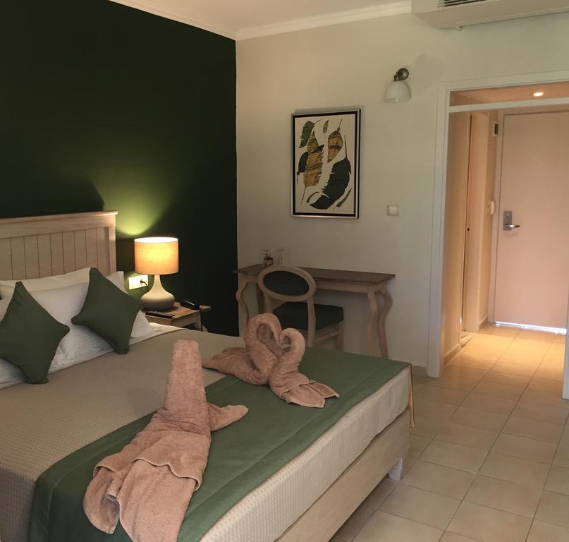 Kassandra Mare Hotel 네아 포티데아 외부 사진