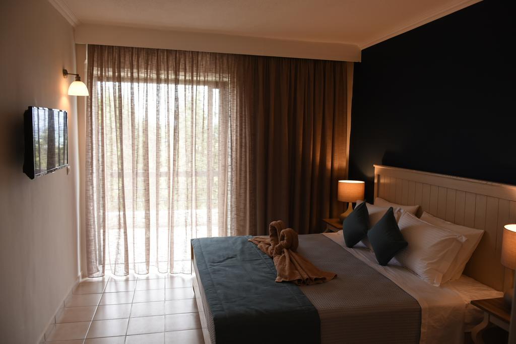 Kassandra Mare Hotel 네아 포티데아 외부 사진
